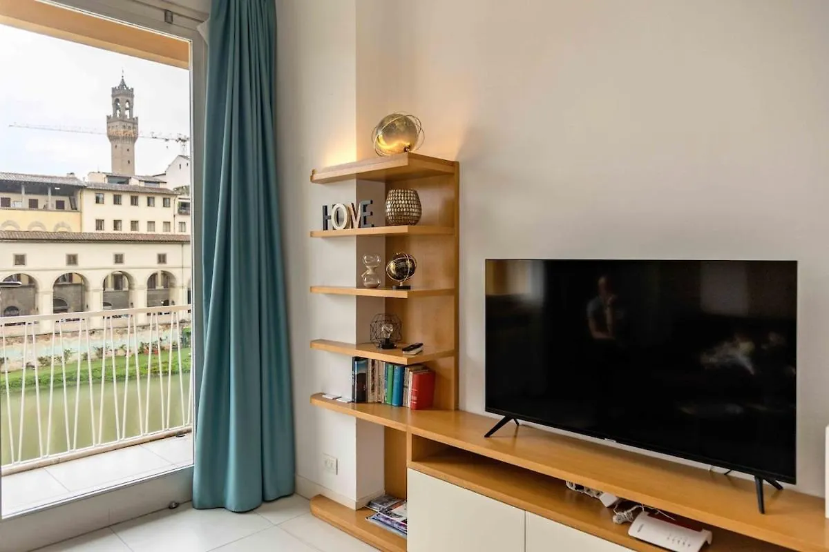Ponte Vecchio View Open Space Florence Apartment